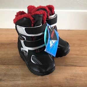 Totes waterproof snow boots -Toddler size 6 -BRAND NEW with Tags!